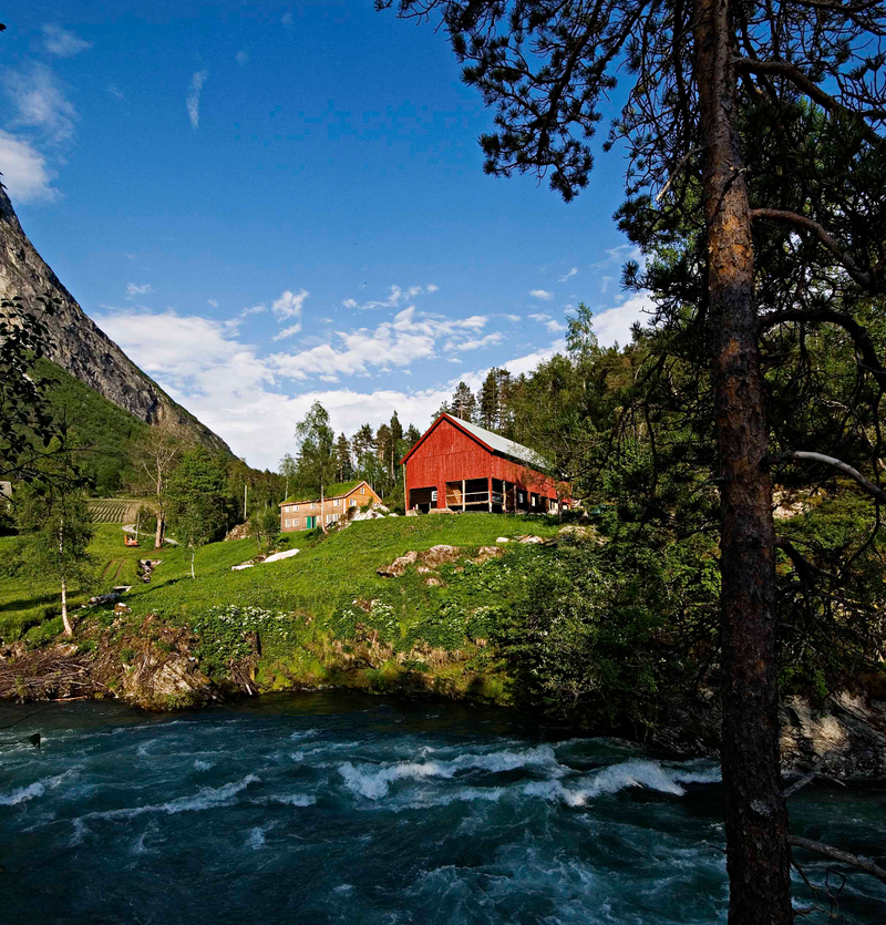 Illustration for article titled I want to live in one of these spectacular cabins in a Norwegian fjord